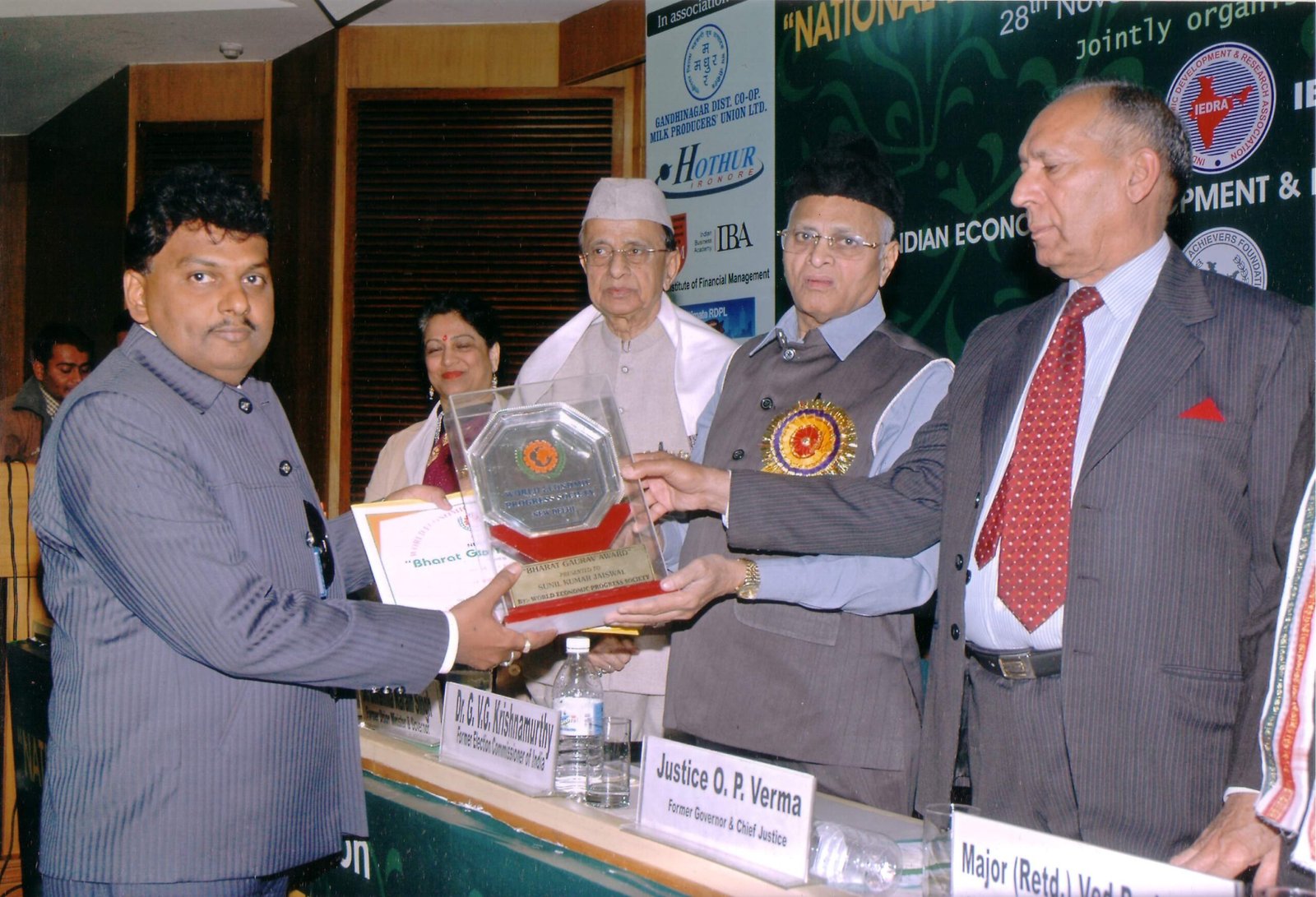 1605689722-Bharat Gaurav Award-2009